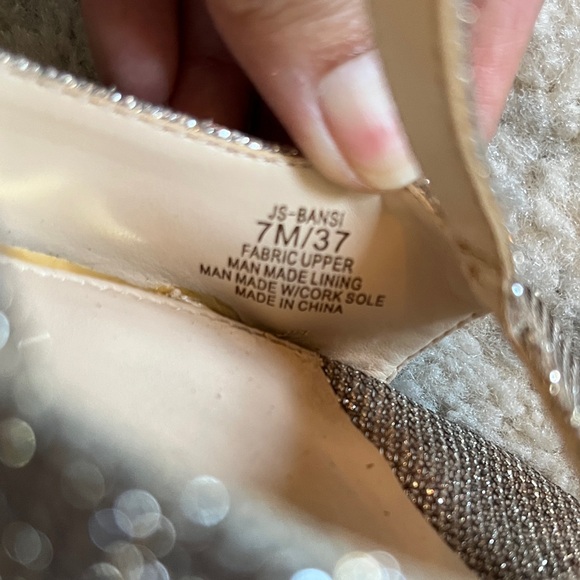 Jessica Simpson Bansi platform gold heels - Picture 8 of 9